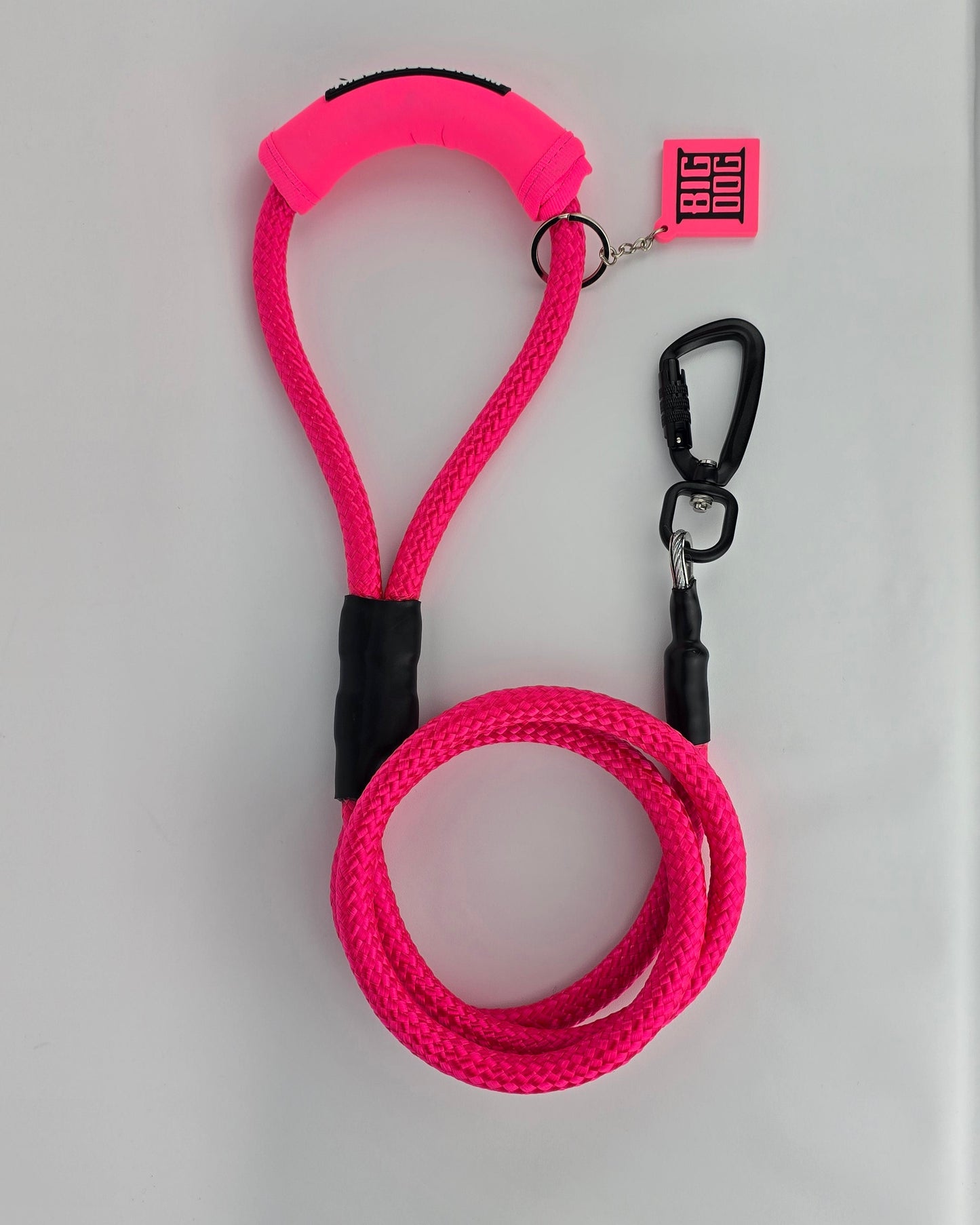 Pink heavy duty climbing rope dog leash with swivel carabiner and neoprene handle. Internal steel cable, anti chew.