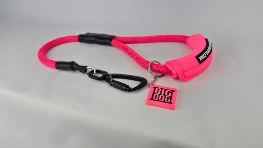 Pink heavy duty climbing rope dog leash with swivel carabiner and neoprene handle. Internal steel cable, anti chew.